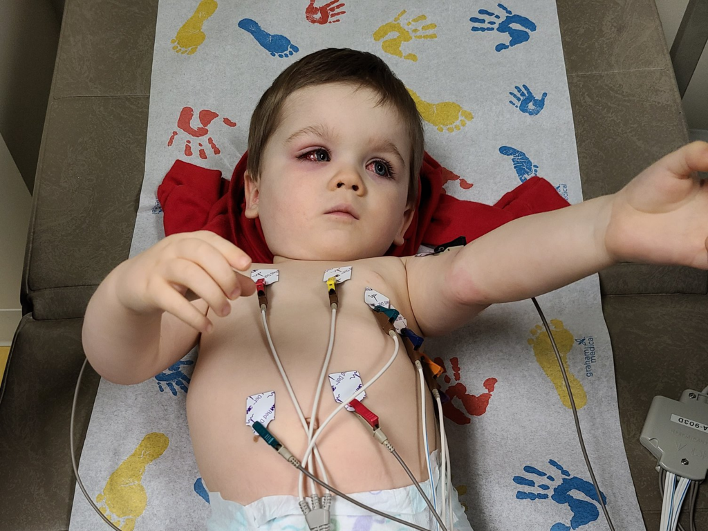 Www Aufeminin Com Enfant Angelina Jolie A Oblige Brad Pitt A Faire 14 Jours De Quarantaine S Html Assets Afcdn Com Story 0930 393 Origin Jpg Www Aufeminin Com Maquillage Tuto Comment Tracer Son Trait D Eye Liner