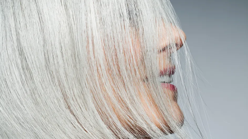 Cheveux blancs, quelles sont les causes d’un blanchissement précoce ?