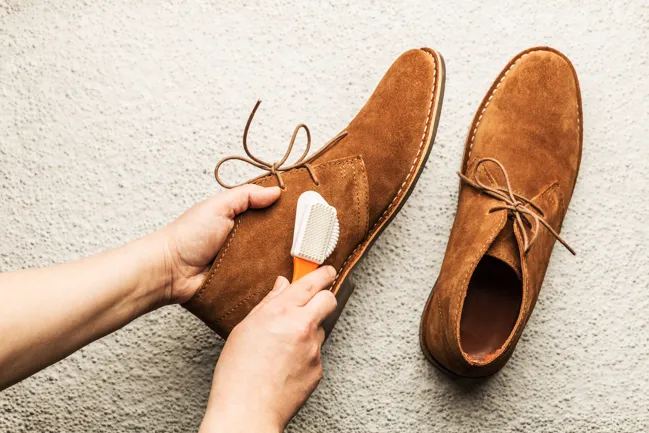 Comment nettoyer et entretenir ses chaussures en daim ?