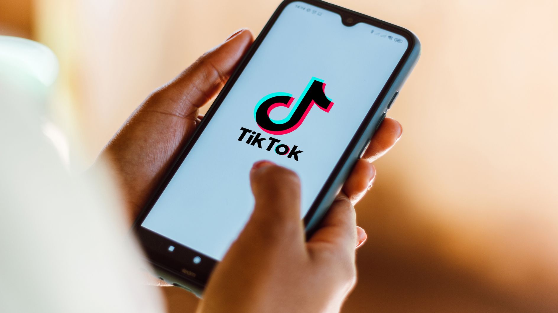 Comment Enlever La Limite D'âge Sur Tiktok Tiktok : la vidéo d'un bébé décédé vue plus de 10 millions de fois, les
