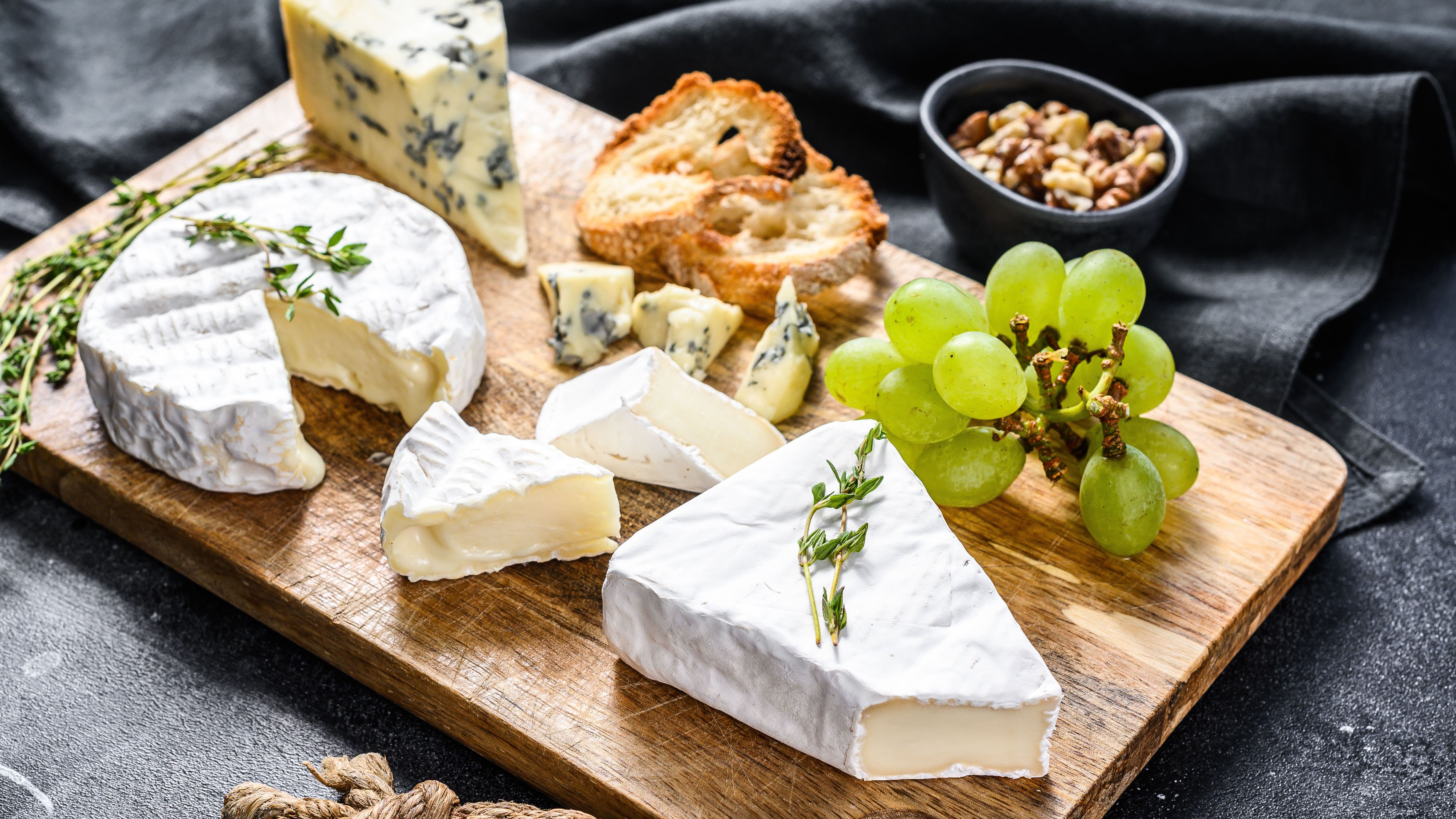 Plateau de fromages amélioré - 6, 8, 10 personnes - Au Comté Bon