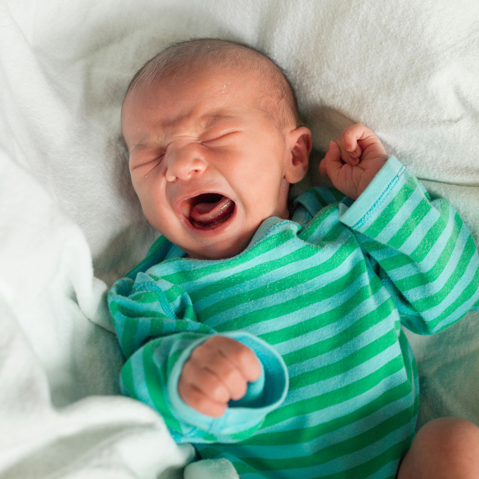 Ces Parents S Excusent Aupres De Leurs Voisins Pour Les Pleurs De Leur Bebe Leur Lettre Est Hilarante Et Devient Virale