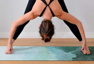 Yoga detox : 4 postures faciles pour une meilleure digestion - FemininBio