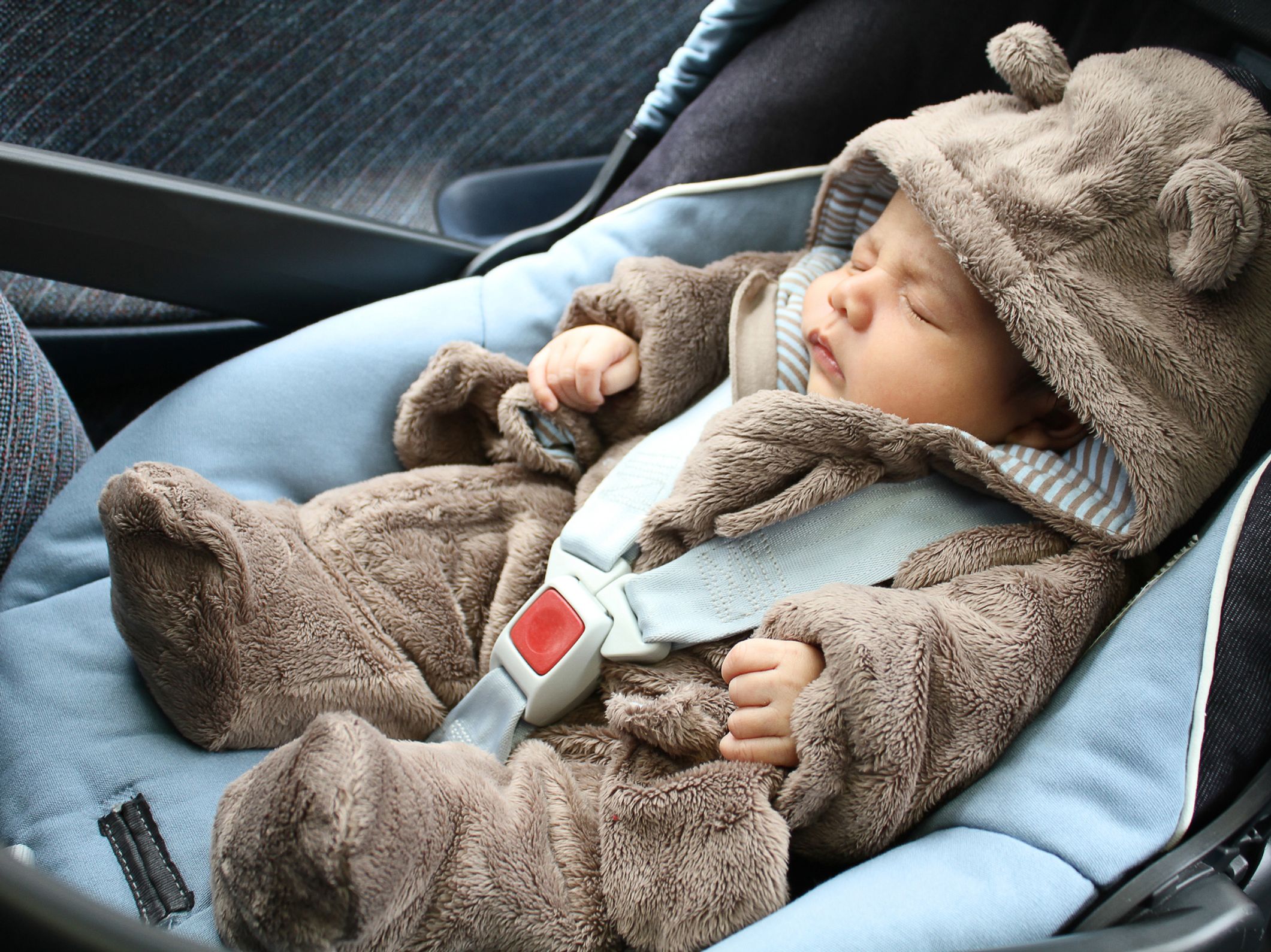 Babyschale Babytrage COLBY Autositz Kindersitz Babysitz Fußsack Sonnendach 