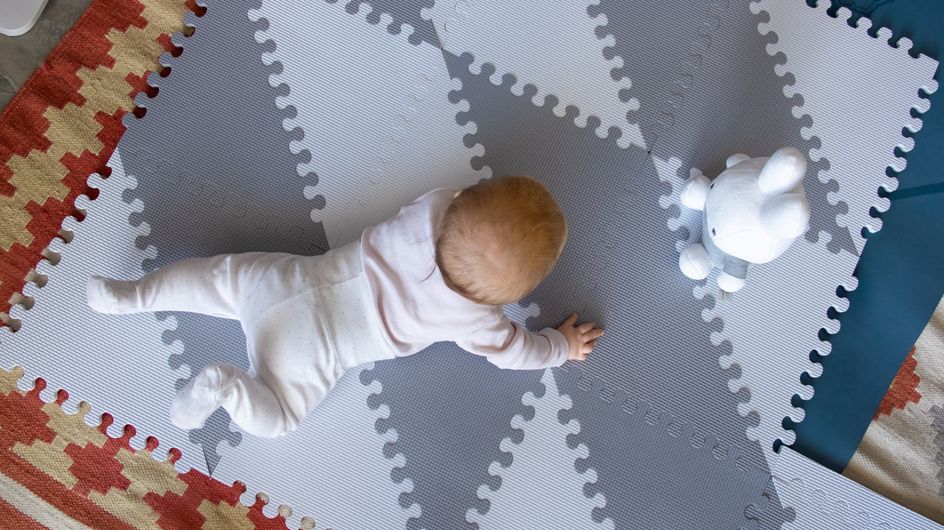 Développement moteur à quel âge bébé rampetil