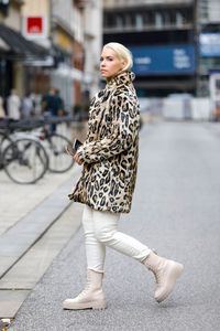 How to wear the leopard print with style?