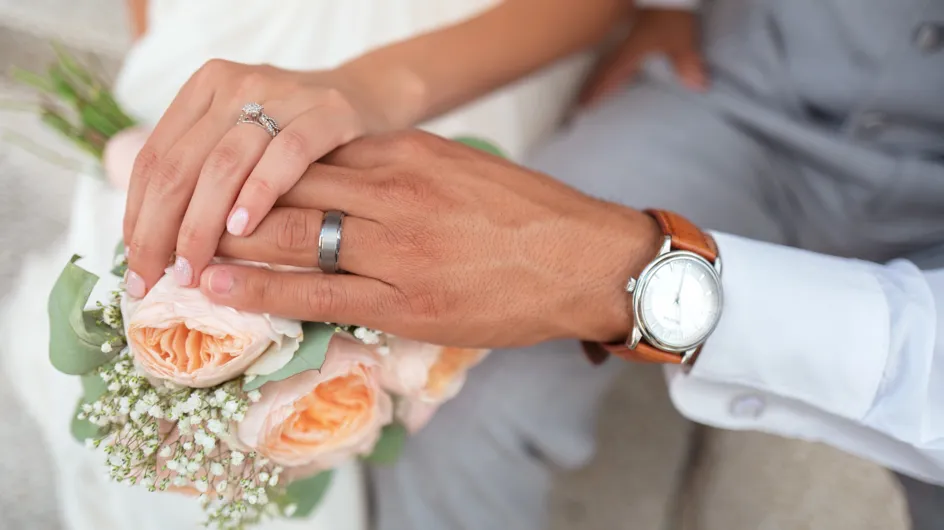 En Espagne, deux patients atteints par le coronavirus se marient lors d'une cérémonie à l'hôpital