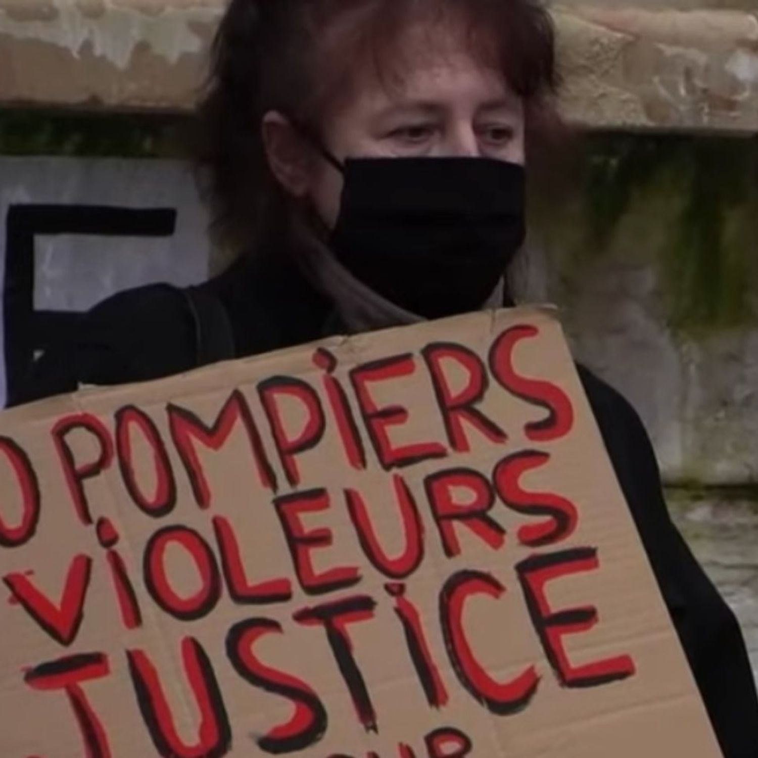 Affaire Julie Le Temoignage Poignant De La Jeune Femme Qui Accuse Des Pompiers De Viol