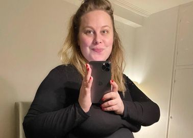 La Youtubeuse Coucou Les Girls Raconte Avec Emotion Son Premier Trimestre De Grossesse