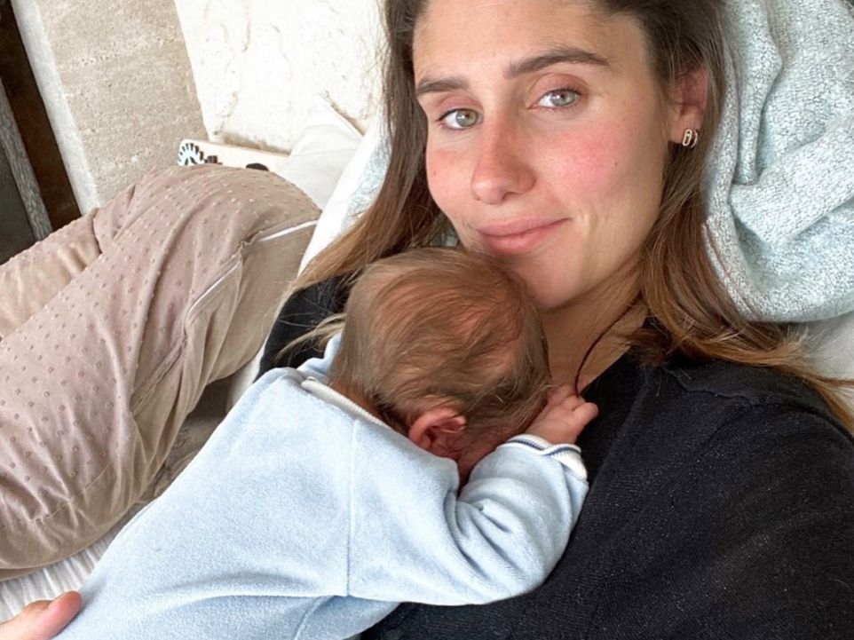 Jesta Hillmann Koh Lanta Devoile Le Visage De Son Deuxieme Enfant Et Il Est Trop Craquant