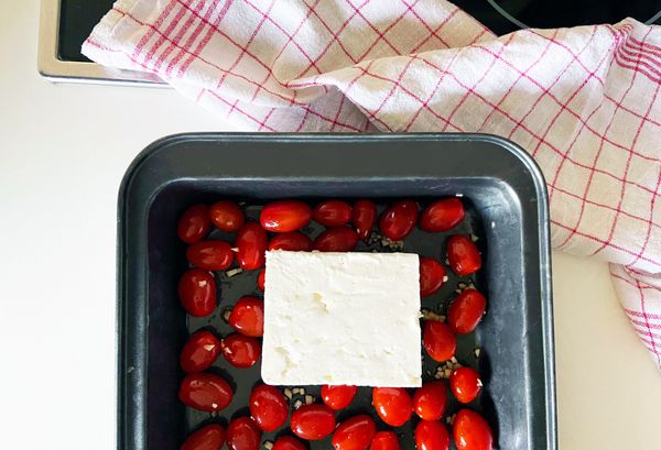 Nudeln mit Feta & Tomaten: Was taugt das TikTok-Rezept?