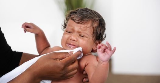 Vomissements De Bebe Causes Remedes Et Quand Faut Il S En Preoccuper