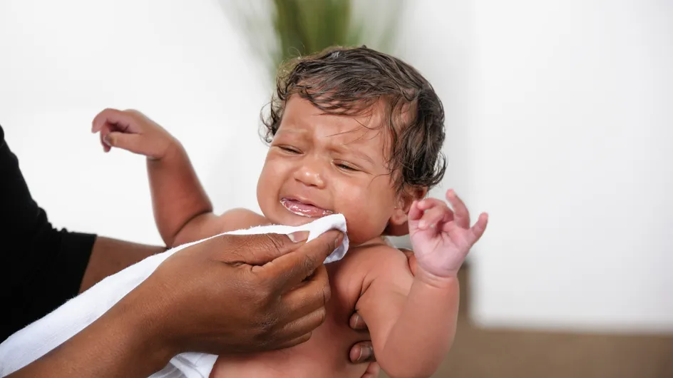 Vomissements de bébé : causes, remèdes et quand faut-il s'en préoccuper ?