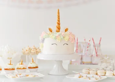 Figurine de gâteau Licorne - 10 cm - Jour de Fête - Licorne - Top Thèmes