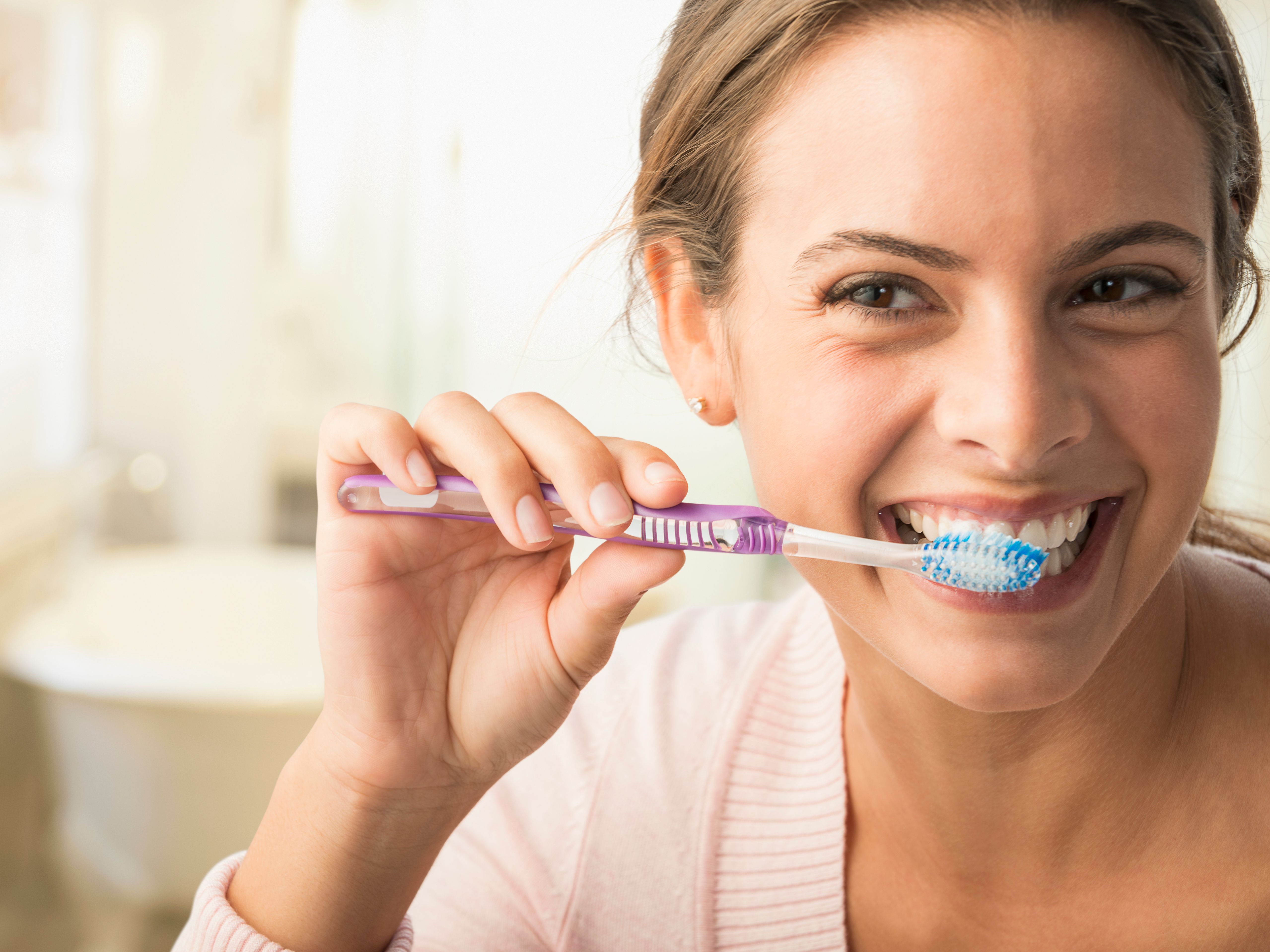 Comment utiliser le bicarbonate de soude pour les dents ?