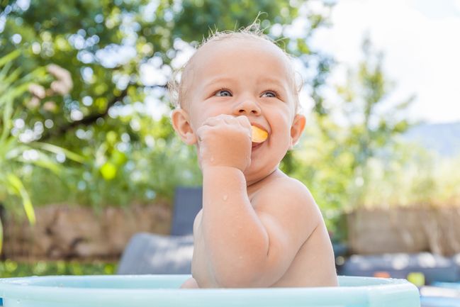 Boutons De Chaleur Chez Bebe Symptomes Causes Et Traitements