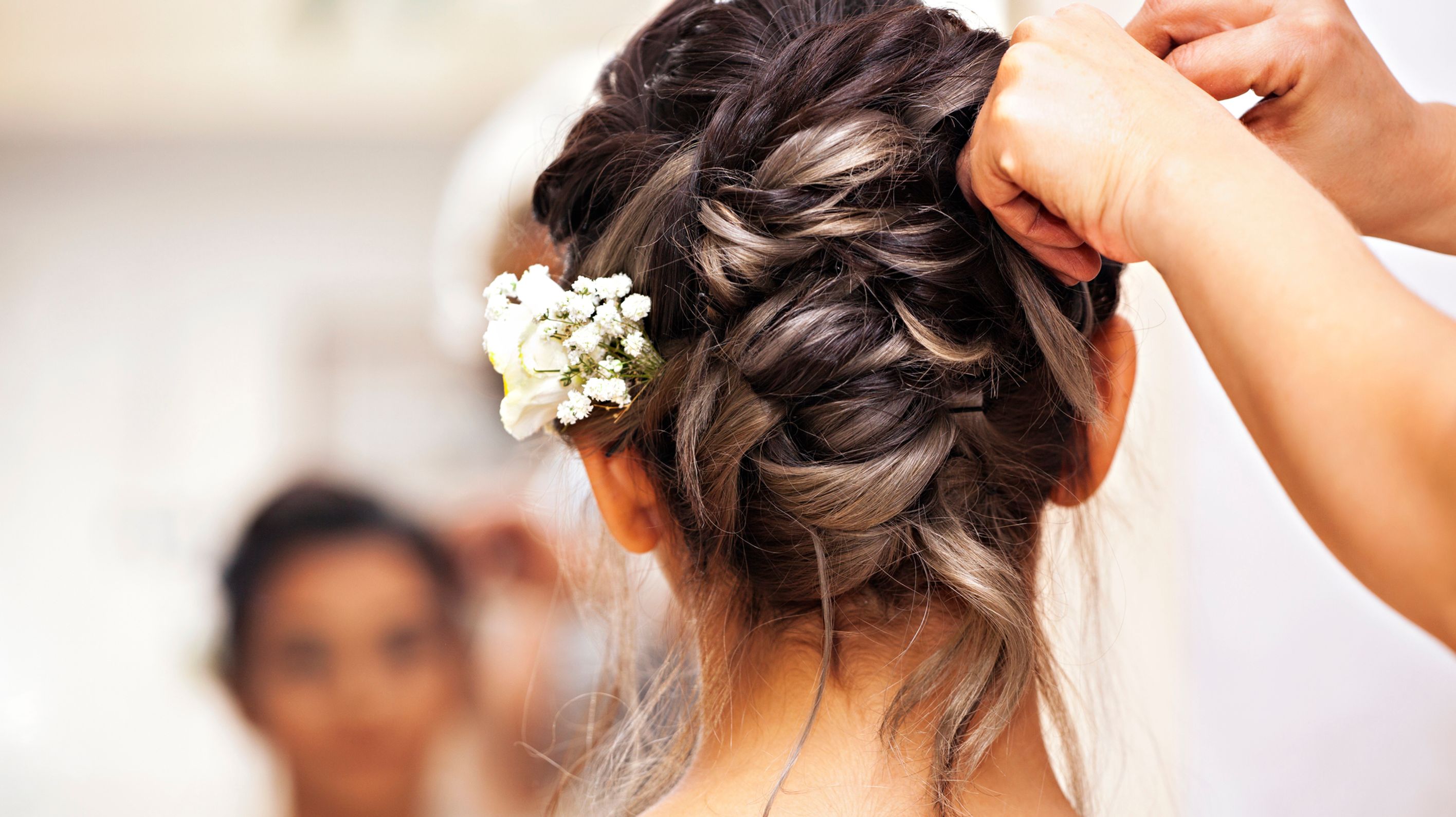 Hochzeitsfrisuren: Die schönsten Looks für Bräute & Brautjungfern