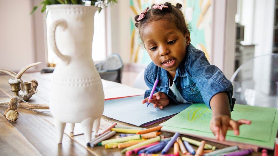 12 astuces de parents pour ne plus être encombré par les (superbes) oeuvres d'art de vos enfants !