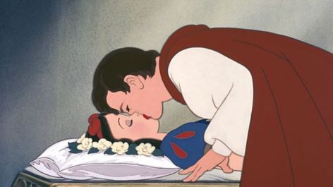 Le baiser subi par Blanche Neige fait polémique à Disneyland