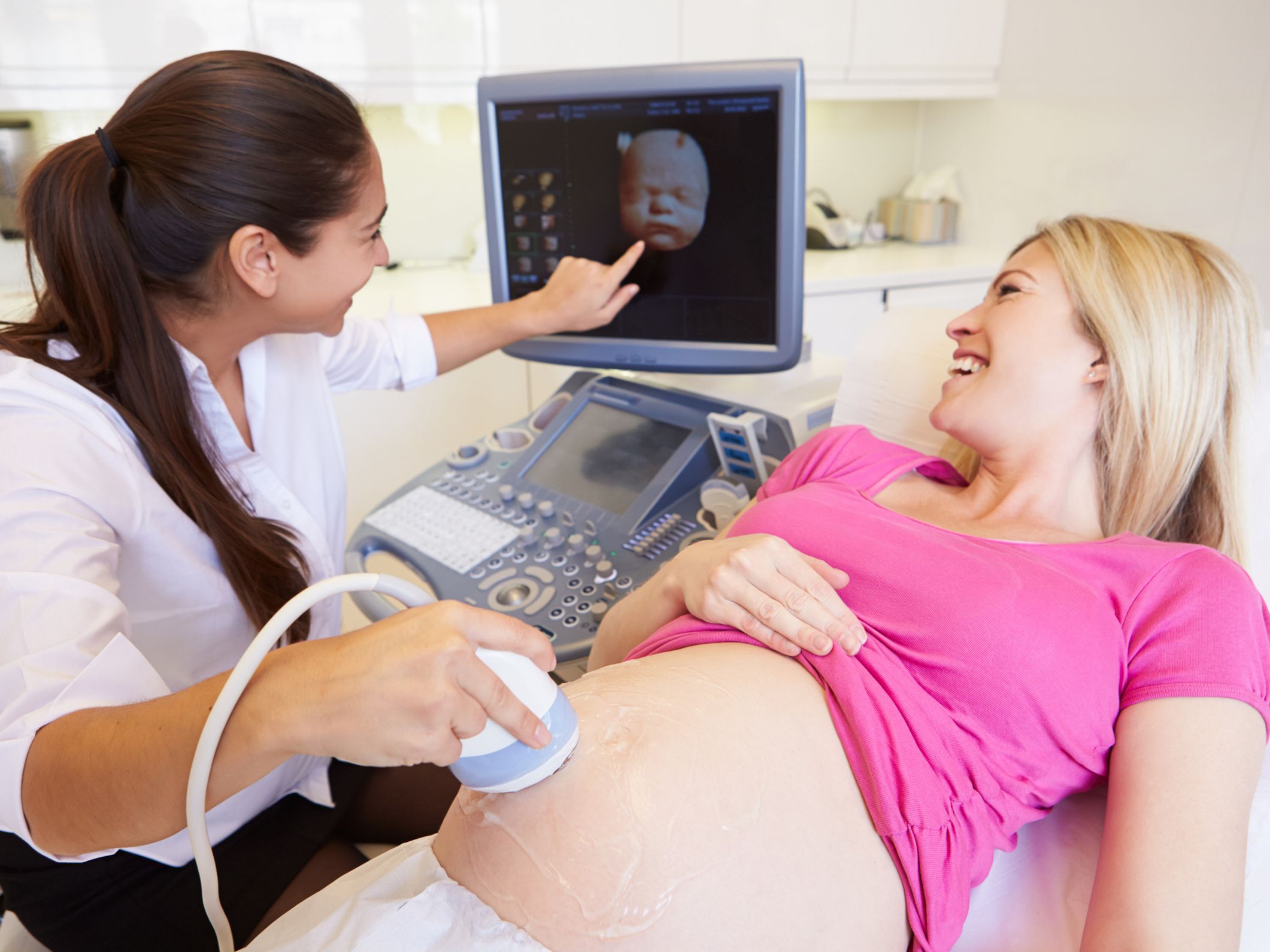 Echographie 3D : prix, risques et intérêts pour la future maman
