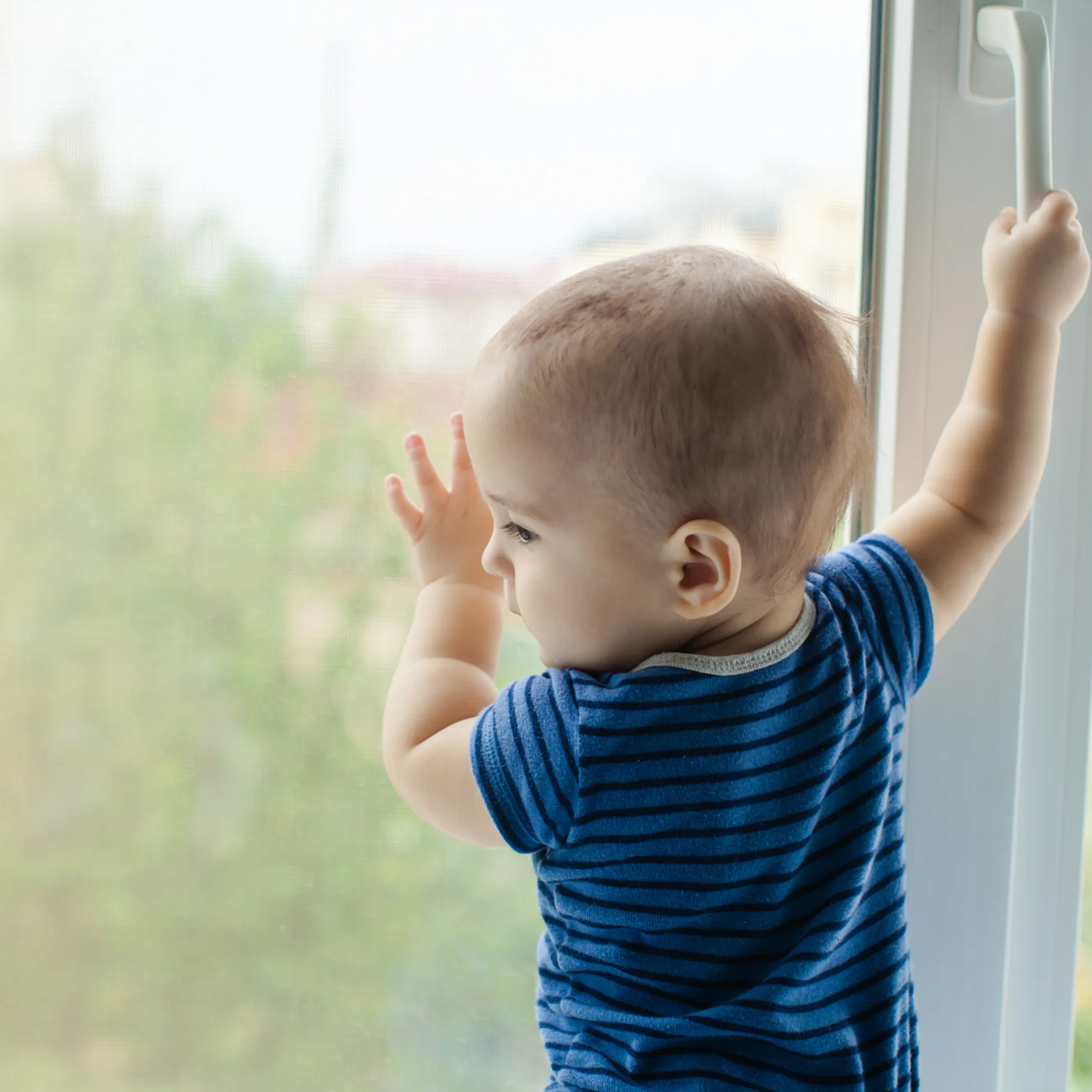 C Est Un Miracule Un Enfant De 2 Ans Chute D Un Immeuble Depuis La Fenetre De Sa Chambre