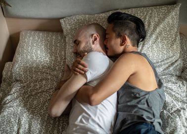 Pourquoi Dormir En Cuillere Est Bon Pour Vous Et Votre Couple