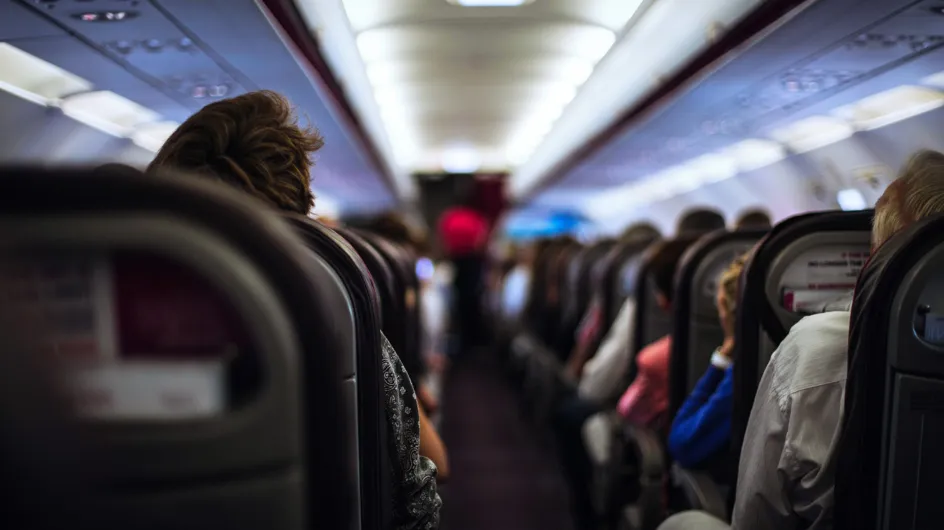 Une ado agressée sexuellement dans un avion, personne ne lui vient en aide