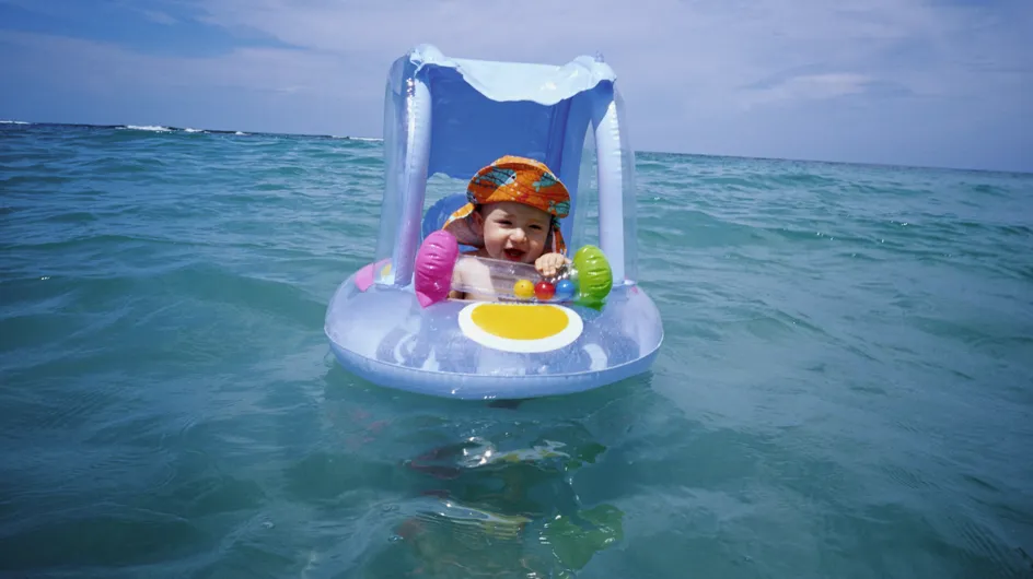 Un bébé secouru en mer après avoir flotté sur près d'1 km sur sa bouée gonflable