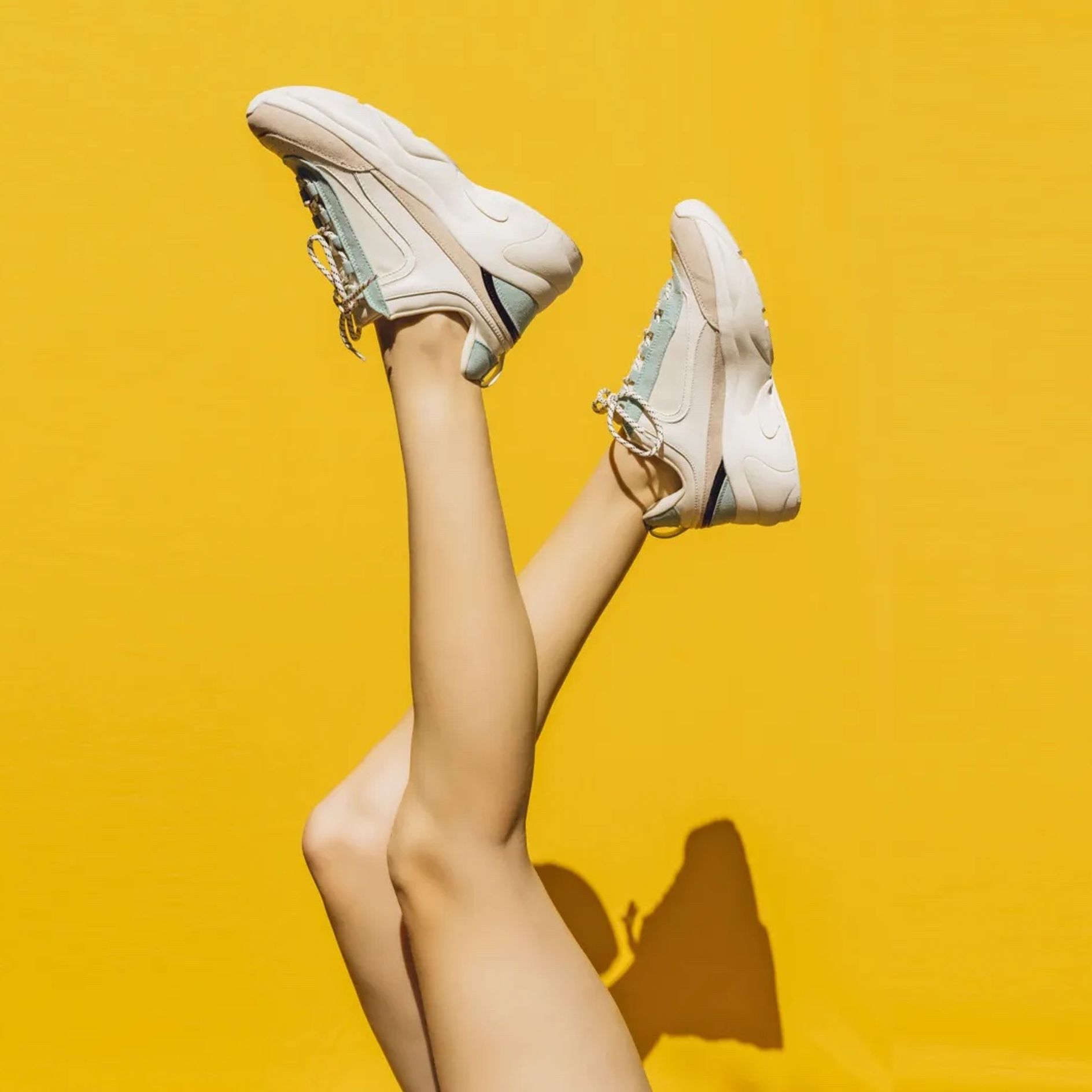 COMMENT NETTOYER SES SNEAKERS BLANCHES ? (100% EFFICACE) 