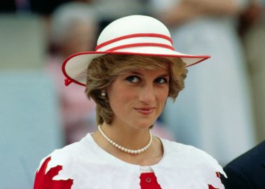 Lady Diana La Bande Annonce Du Film Spencer Devoilee