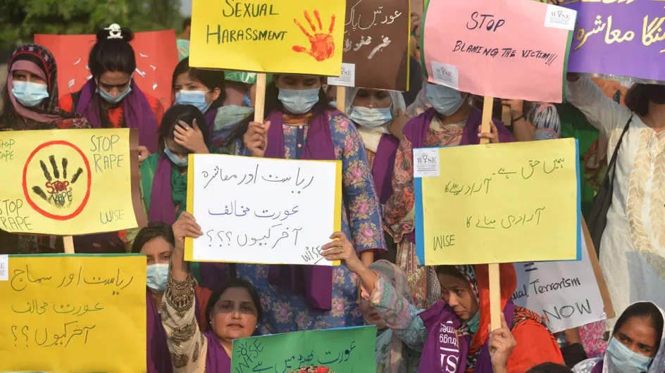 Au Pakistan, l'horrible agression collective contre une jeune femme