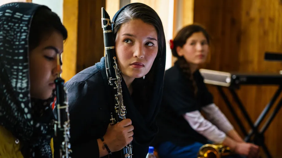 Afghanistan : plus de musique, les femmes surveillées par un chaperon, annoncent les talibans