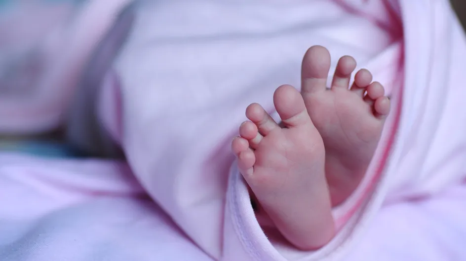 Bébés échangés à la naissance, une jeune femme réclame 3 millions d'euros