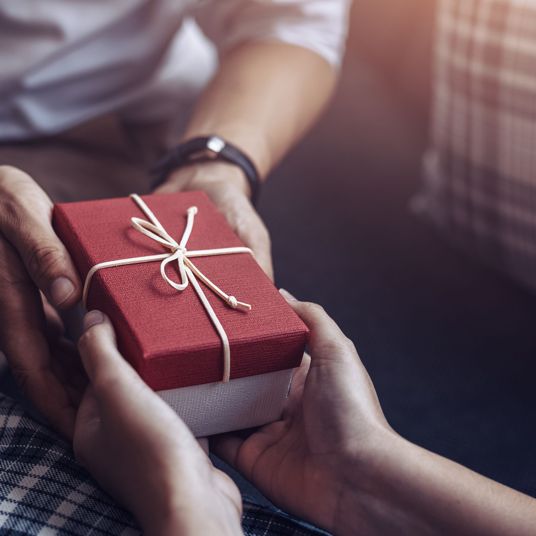 Inspirez-vous de la liste d'idées cadeaux pour hommes spéciale Noël