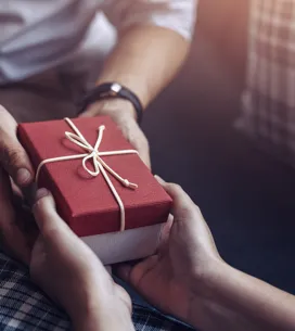 Coffret cadeau Cadeau de ramassage Cadeau pour homme Cadeau d'anniversaire  Cadeau pour femme Cadeau pour petite amie Soins personnels Gel douche Kit  de spa Boîte organisée -  Canada