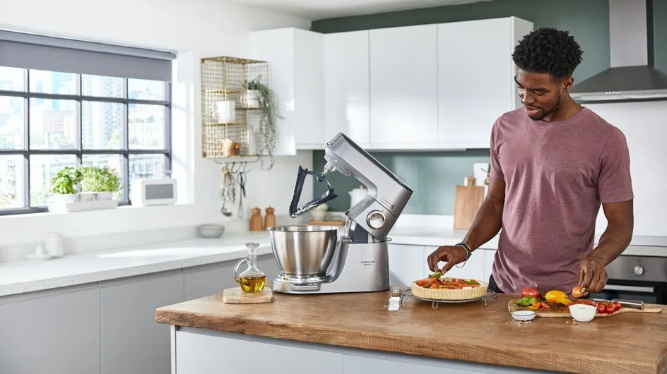 Kenwood Titanium Chef Baker : le robot pâtissier qui fait de la place sur le plan de travail de la cuisine