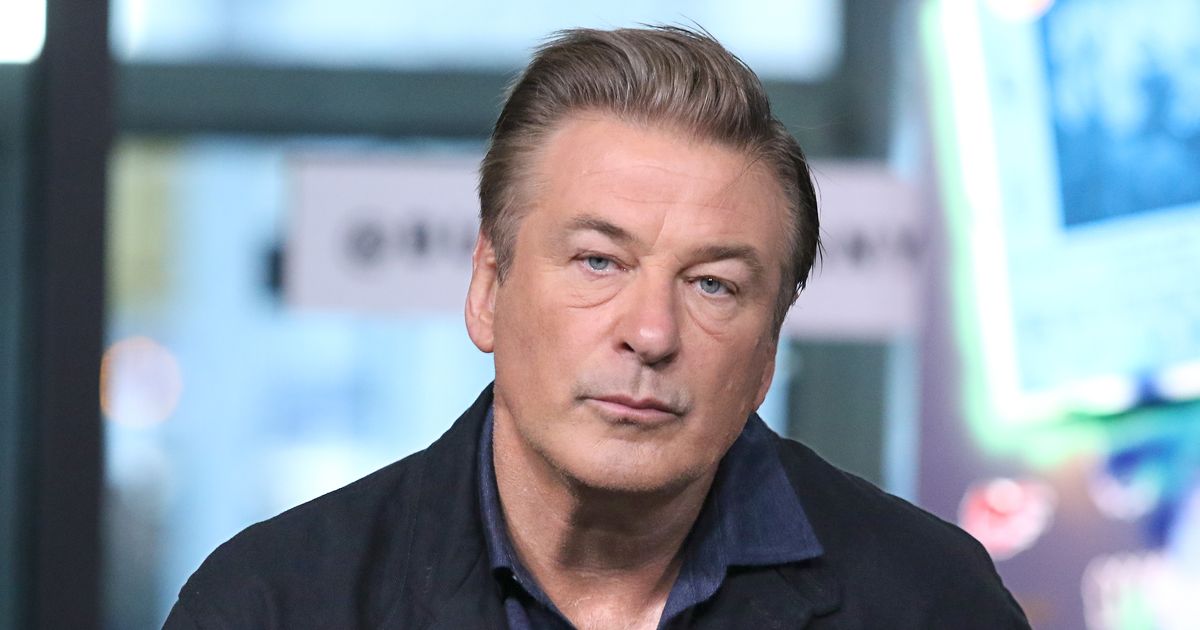 Alec Baldwin Tue Une Femme Et Blesse Grièvement Un Homme Sur Un