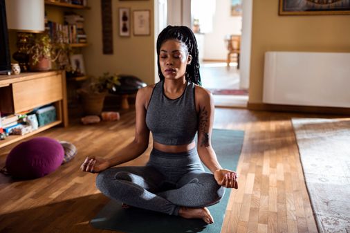 Yoga Übungen für Anfänger: Einfacher Sitz
