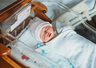 Charte du nouveau-né hospitalisé : la séparation avec les parents