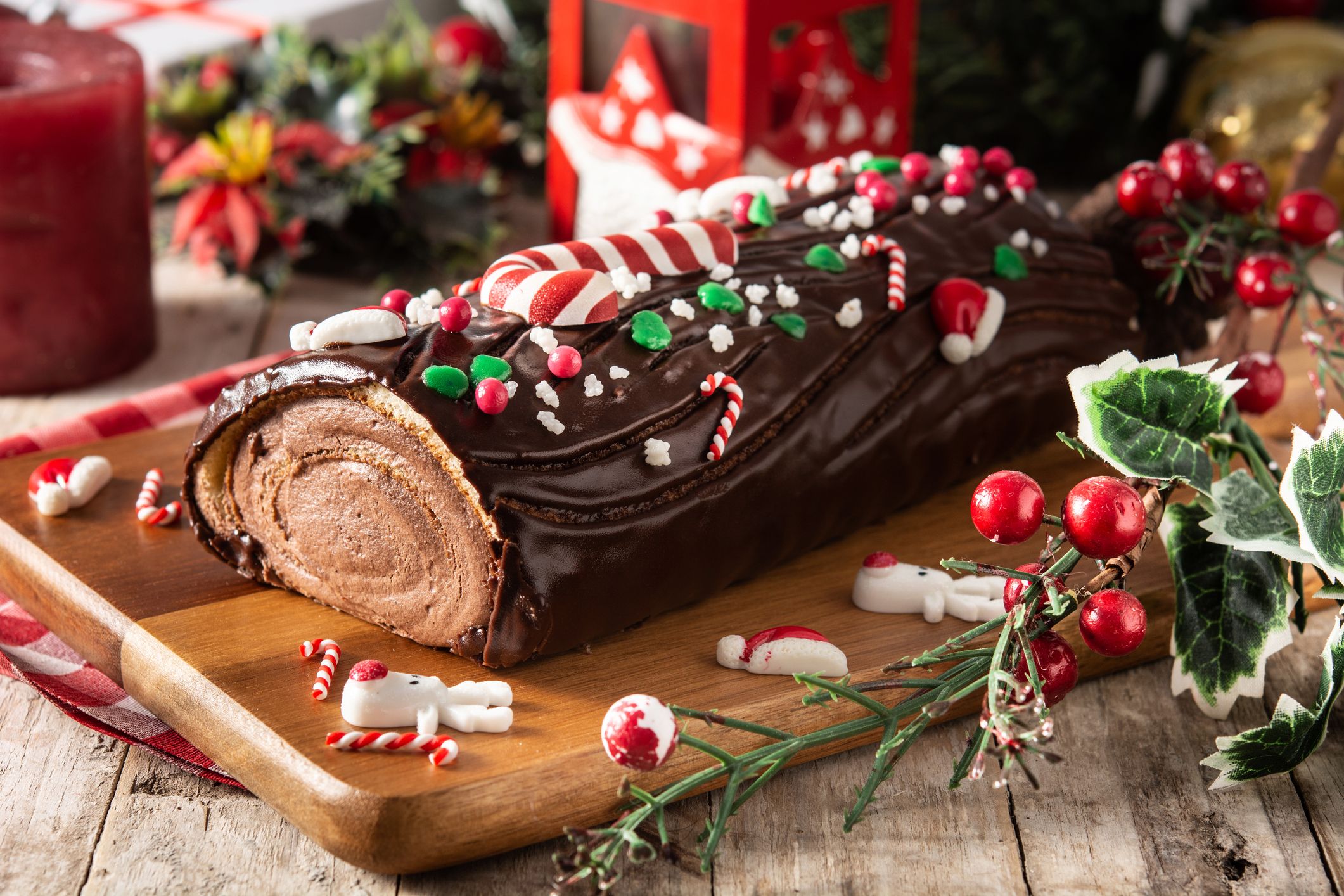 Bûche de Noël 2022 facile avec biscuit qui ne casse pas, souple et moelleux  
