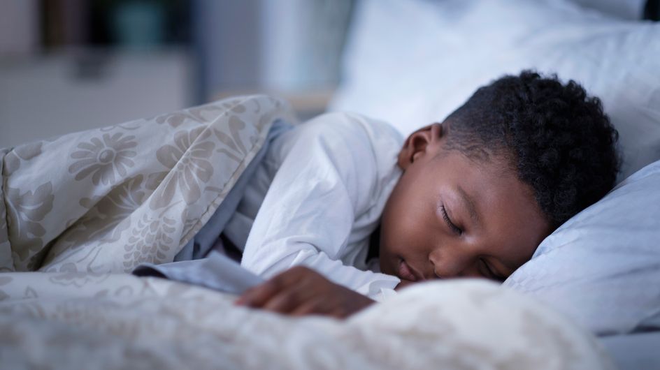 Sommeil : voici combien de temps doit réellement dormir votre enfant !