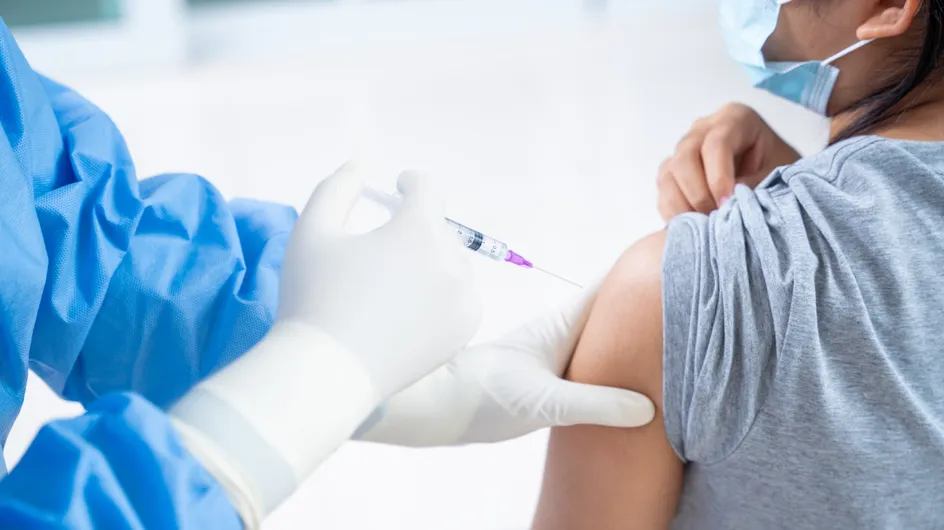Vaccination : faut-il recevoir sa troisième dose quand on a été récemment positif ?