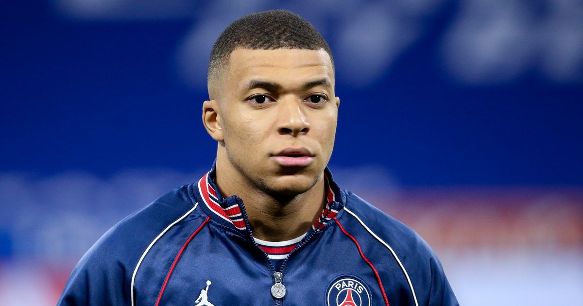 Une petite fille malade lance un appel à Kylian Mbappé, elle se fait  insulter sur Twitter - VOLTAGE