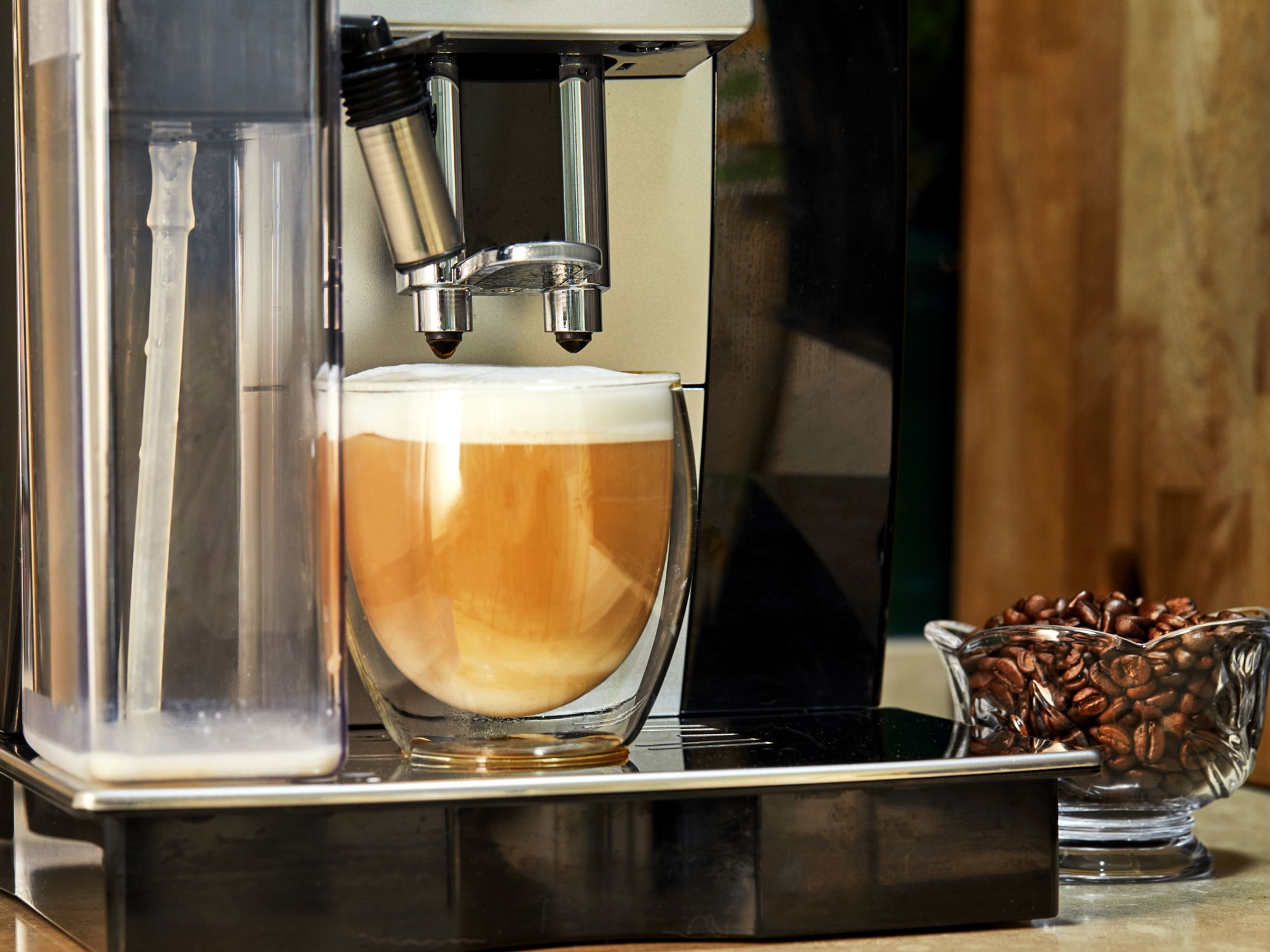 Meilleure machine à café avec broyeur silencieux 2024 : comparatif et guide  d'achat