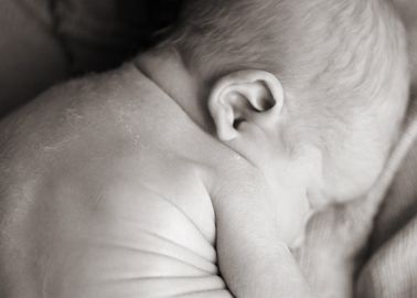 Cette Maman Accouche D Un Bebe Tres Poilu Et S Attire Les Foudres Des Internautes