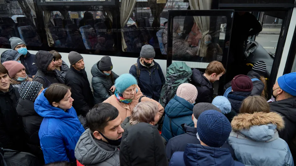 Ukraine : quel sort pour les familles qui vivent dans les zones bombardées ?