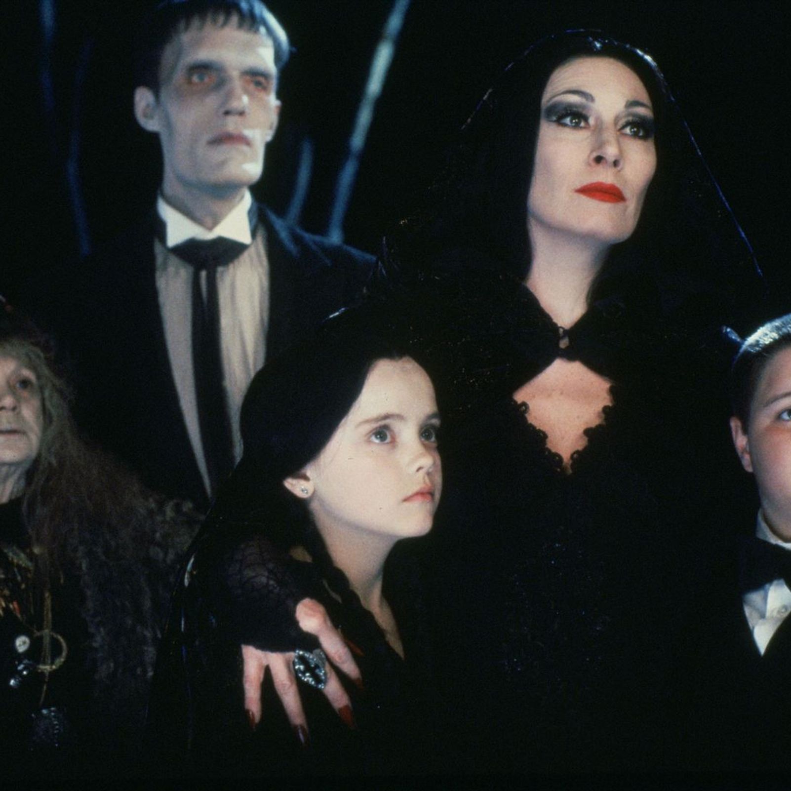 Mercredi Addams: Christina Ricci rejoint le casting de la série de Tim  Burton