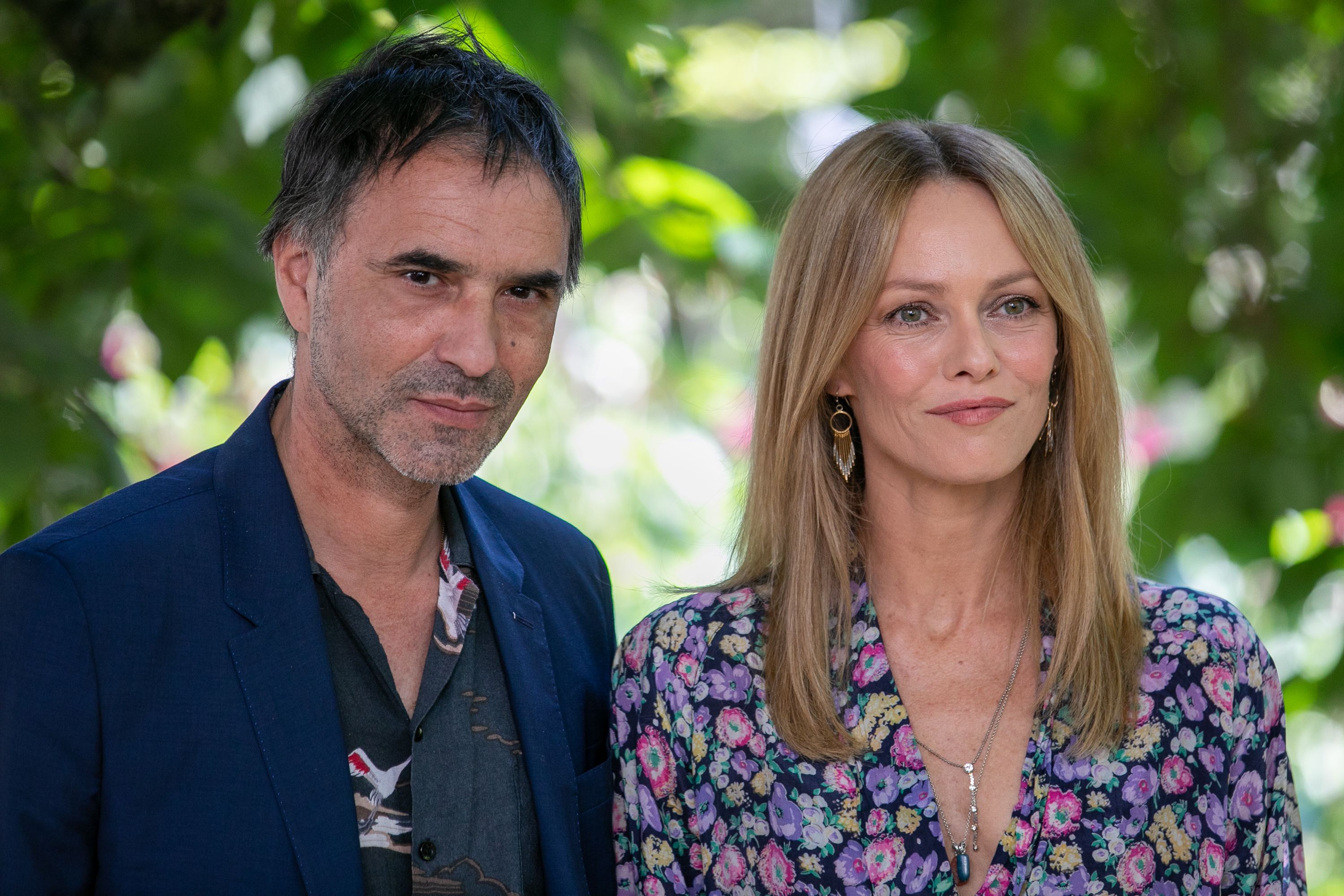 Les 7 Vies De Lea Serie Francaise Samuel Benchetrit ("Les 7 Vies de Léa", Netflix) : qui sont les femmes de  sa vie ?