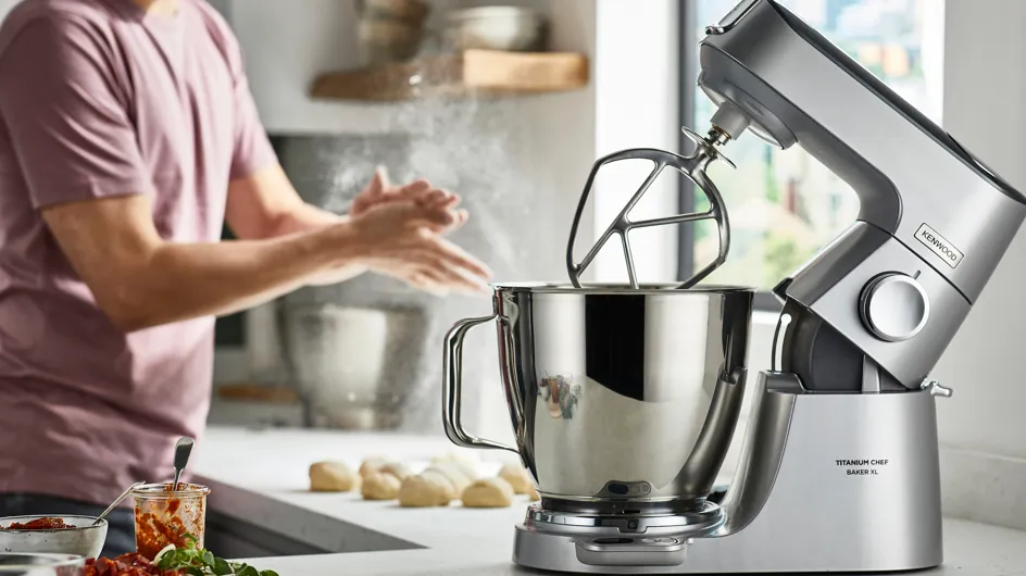 Bon plan : plus de 160€ d’accessoires offerts pour l'achat d’un robot pâtissier KENWOOD Titanium Chef Baker