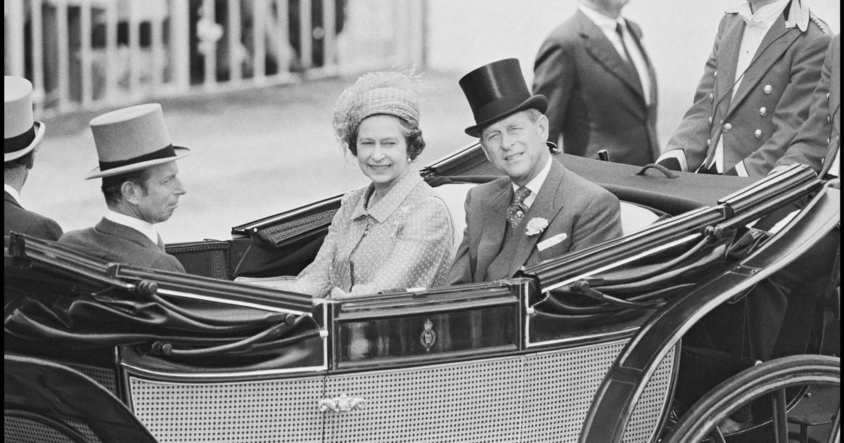 Elizabeth II : des images inédites de ses fiançailles avec le prince Philip